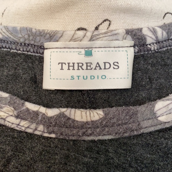 Thread Studio Top - Picture 4 of 4